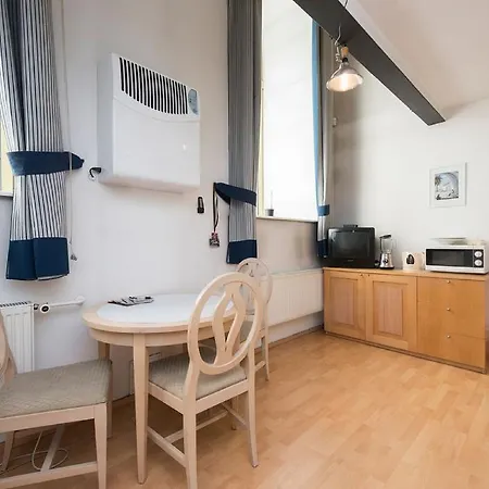 Korter Cozy Loft Near Old Town