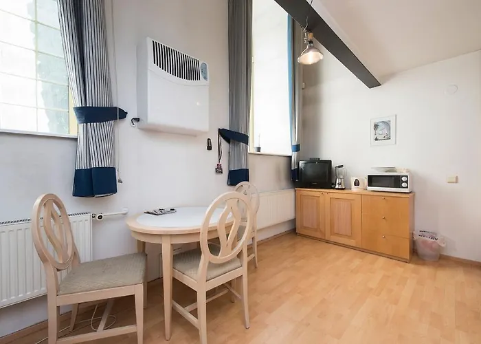 Apartment Cozy Loft Near Old Town