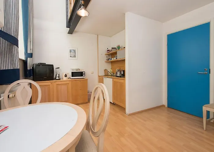 Cozy Loft Near Old Town *